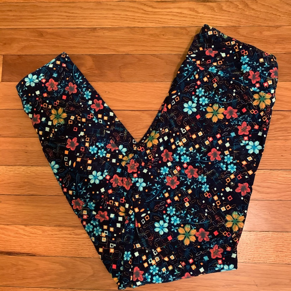 Lularoe OS Leggings NWOT